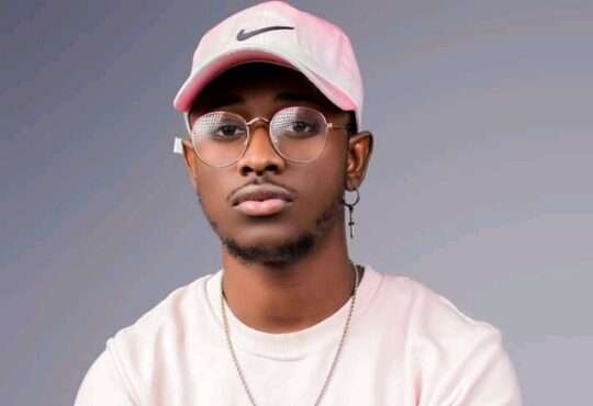 Cleyton David ft. Button Rose - Me Leva