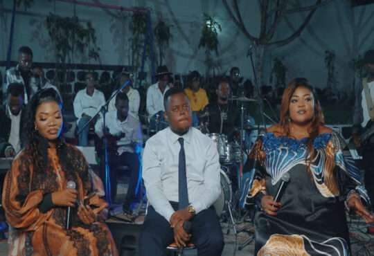 Eunice Manyanga ft. Jonathan Yafu & Sœur Nora - Wumela Nanu (Live)